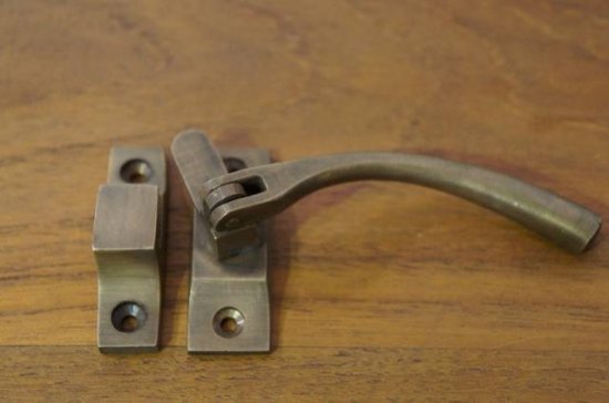 アンティーク調 ハンドル ラッチ ロック 真鍮製 ケビント パンケース 金具
