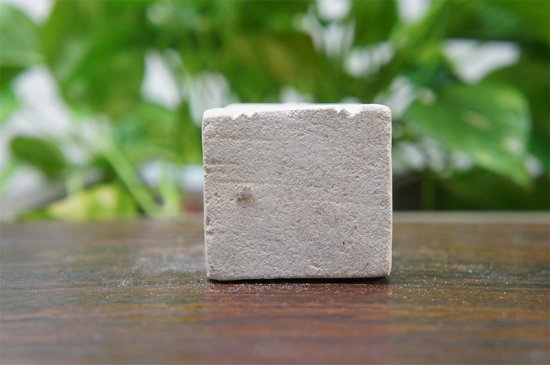 パラス石 石彫り バリ島 アジアン オブジェ 置物 カエル 10cm (お願い正面)