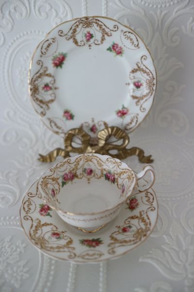 Royal Doulton - 英国製ロイヤルドルトン vanborough ティートリオ+1の