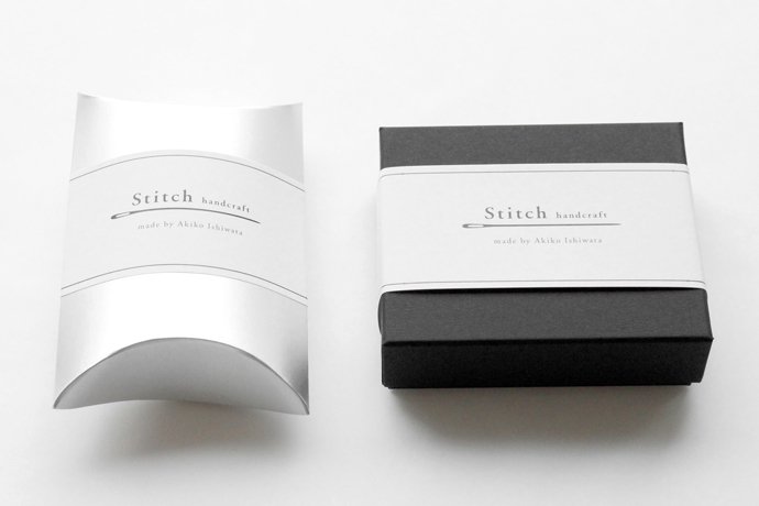 石渡明子さんが作る「Stitch（スティッチ）」のジュエリー作品のギフトボックス