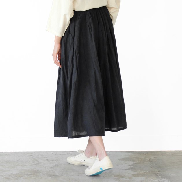 「ヂェン先生の日常着」の薄地ロングスカート