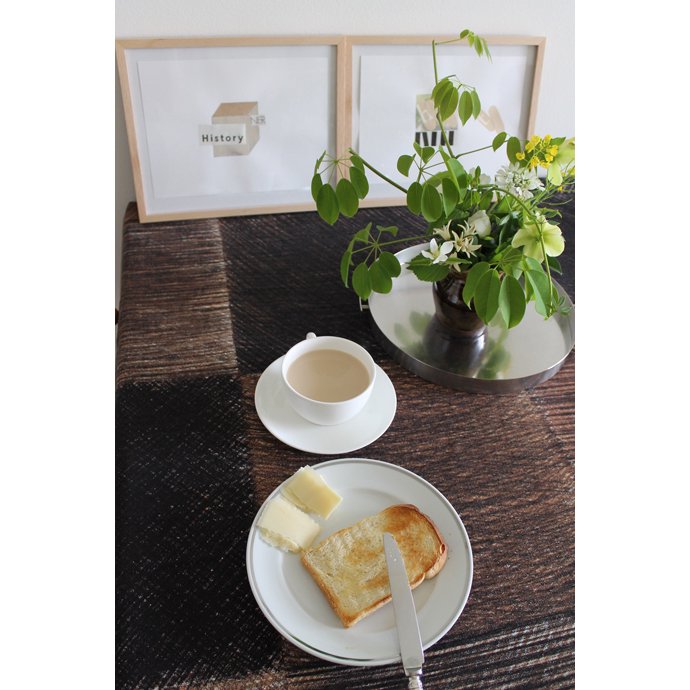 堀井和子さんの自家製の山型パンとマカイバリのダージリンのミルクティー