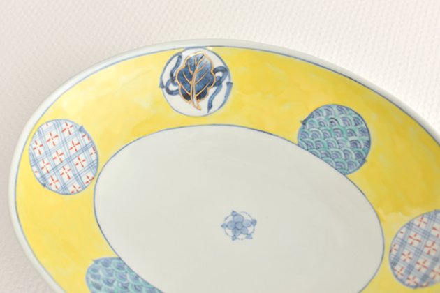 文三窯の染錦黄濃丸紋楕円鉢