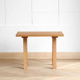 「interior & furniture CLASKA（インテリア＆ファニチャークラスカ）」の木製サイドテーブル