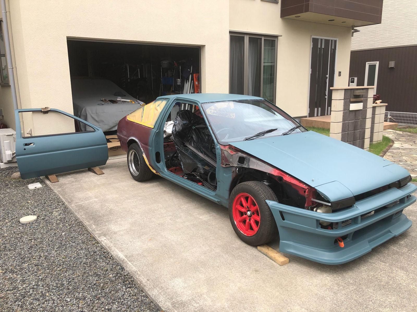 トヨタ スプリンタートレノAE86をKURAYAオールドブルーシーで刷毛塗り