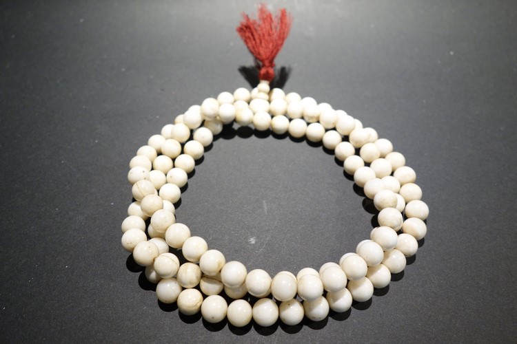 【天然石・アクセサリー】数珠 法螺貝（シャンカ）製
