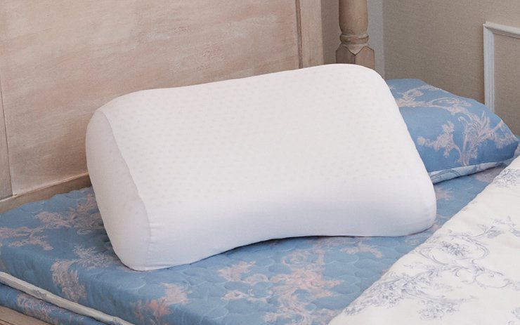 COMAX枕、ラテシアロイヤル 肩こり防止枕、ラテックス枕の写真です。 