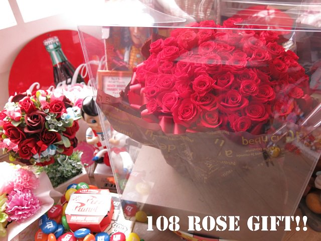 プロポーズに 大きなケース入りのバラ 108本 花束風 プリザーブドフラワー