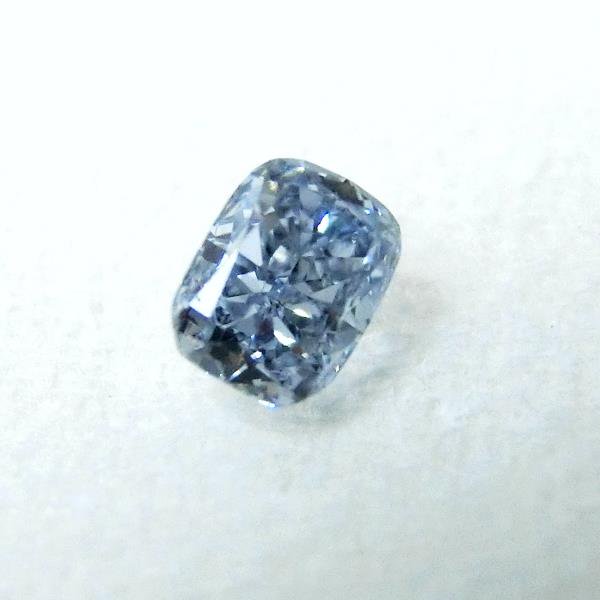(M0315-1)『ラボグロウン』ブルーダイヤモンド　ルース　0.18ctハートアンドキューピッド
