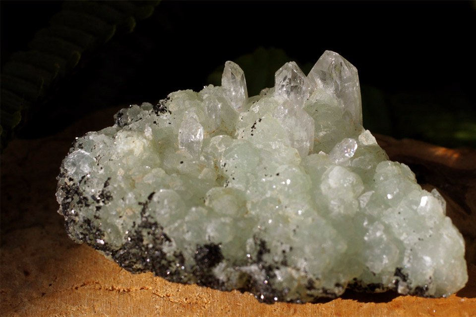 ぶどう石 プレナイトと水晶の共生標本 天然石 アクセサリーのお店 Terra Wish