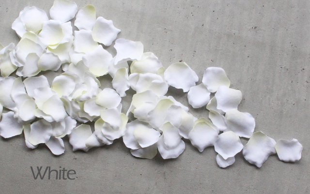 バラの花びらホワイト造花