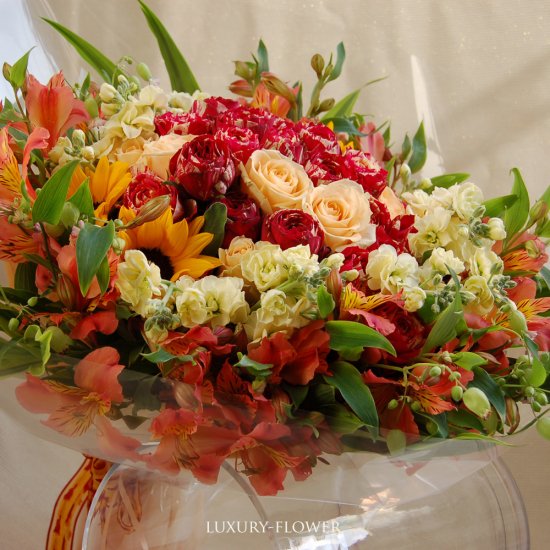 金婚式花束 50年目の結婚記念日の金婚式祝いに贈る花束ギフト ラグジュアリーフラワーショップ