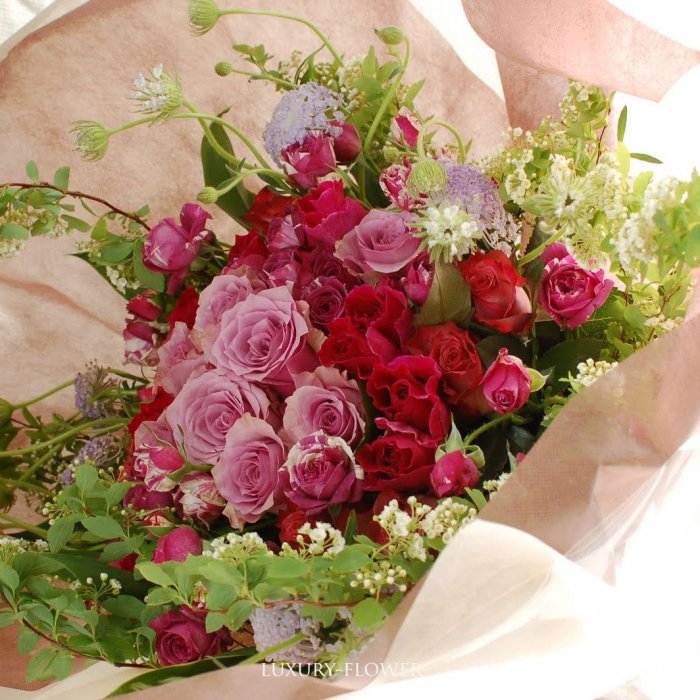 金婚式花束 50年目の結婚記念日の金婚式祝いに贈る花束ギフト ラグジュアリーフラワーショップ
