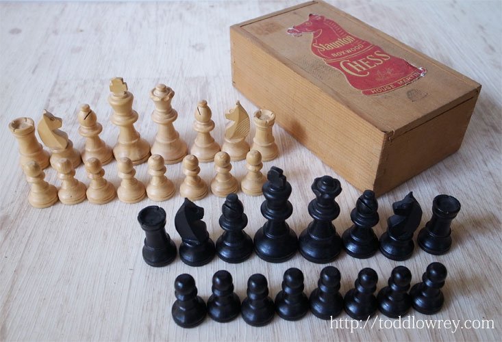 チェス盤 駒 テーブル 木製 レトロ アンティーク 高級素材使用ブランド 