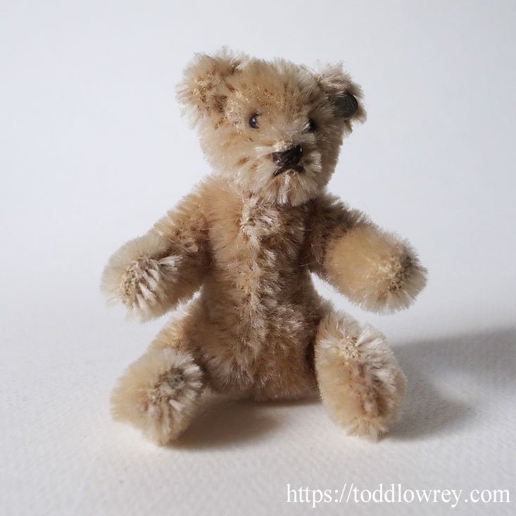 ドイツ生まれの正統派ベア / Vintage Steiff Baby Teddy Bear - Todd Lowrey Antiques