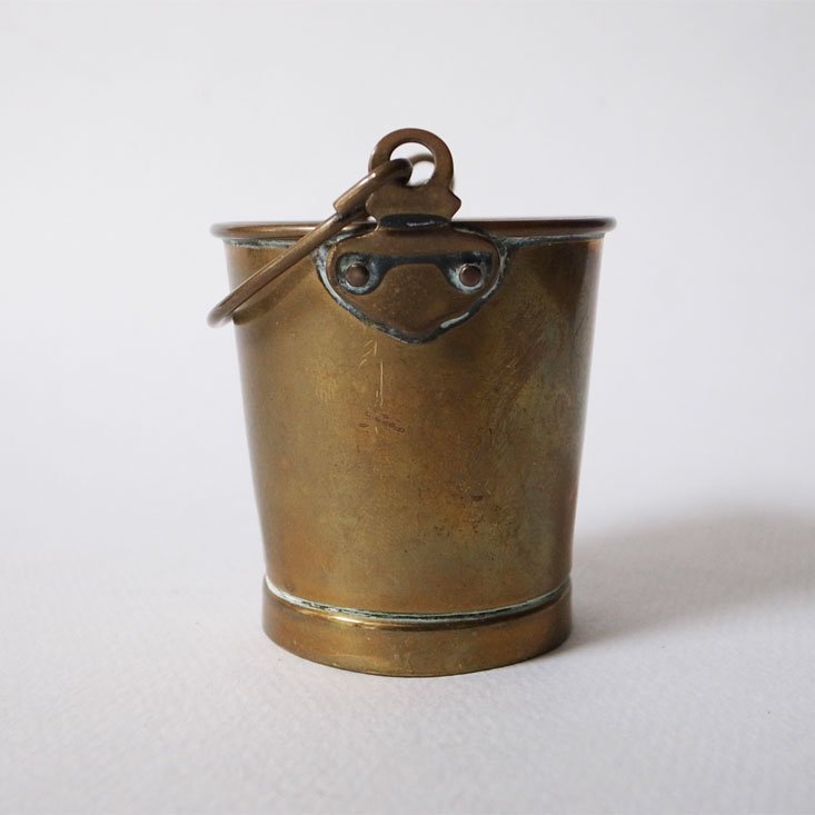 小さいバケツに何をいれよう Antique Brass Miniature Bucket Todd Lowrey Antiques