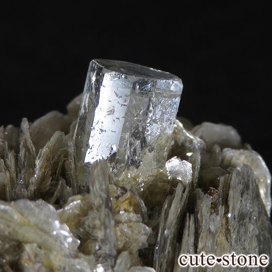 パキスタン産アクアマリン 母岩付き結晶（原石）30.3g - cute stone