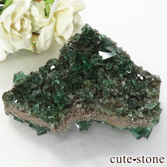 Diana Maria鉱山産 蛍光フローライトの母岩付き結晶（原石）156g - cute stone