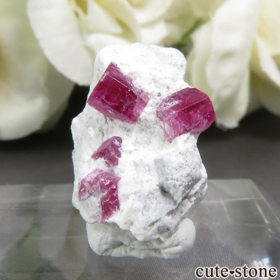 アメリカ ユタ州産 レッドベリルの母岩付き結晶 5.5ct - cute stone -