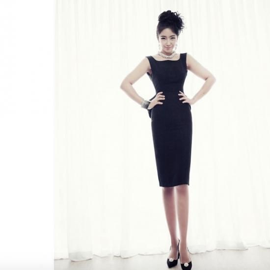 リゾート ワンピース 膝丈 タイト ノースリーブ セクシー ドレス 黒 赤 リゾートワンピース 通販 ドレスバケーション マキシ丈からミニまで ハワイ旅行に