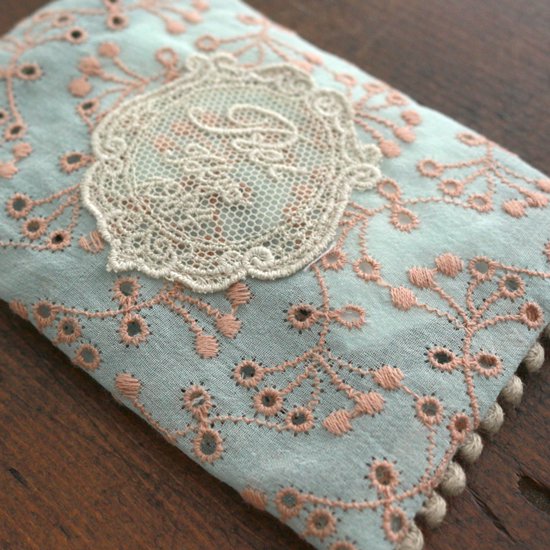 オリジナル刺繍ポケットティッシュケース Asiato Rei The Laces Chamber Online Shop