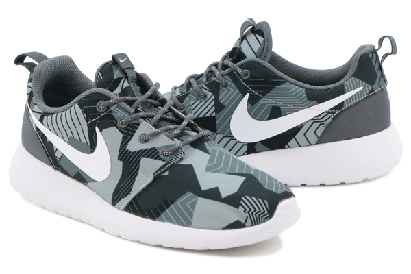 NIKE ROSHE ONE PRINT - DARK GREY/WHITE 