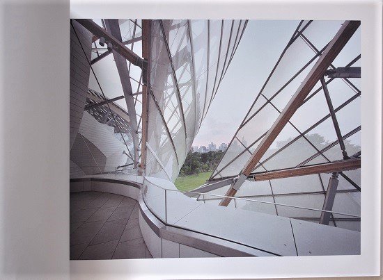 Louis Vuitton: Architecture and Interiors: Edelmann, Frederic
