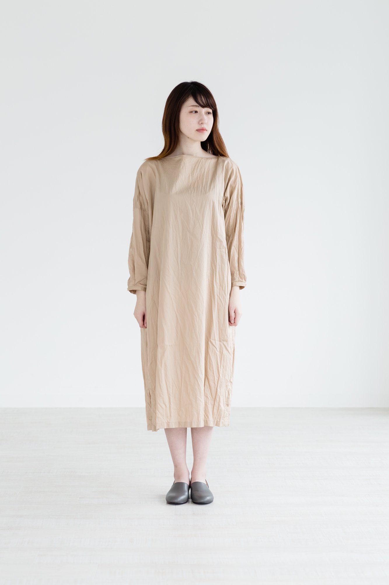 The Last Flower Of The Afternoon 雨間 あまあい のlong Pull Over Dress Light Beige ワンピース