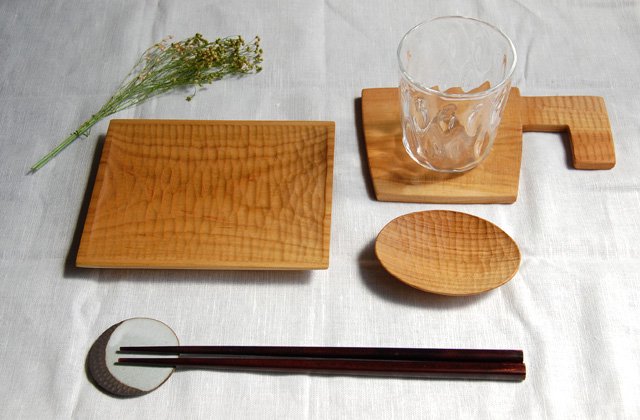 楕円豆皿・小（サクラ）｜icura - 作家もののうつわと道具を扱う神戸のうつわ屋｜ころは