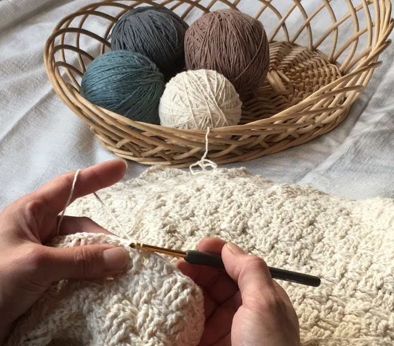 自然栽培綿 オーガニックコットン の手紡ぎ糸を使った 手編みのオリジナルインテリア小物 ランプシェード クッションカバー カーテンタッセル たとぱに Web Shop 自然素材とくらす