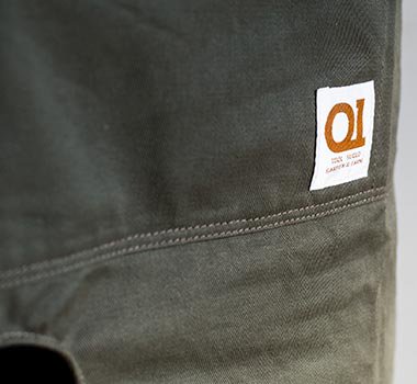 ロゴ Suolo onG apron（エプロン） カーキ