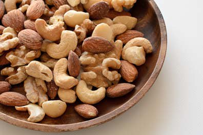 健康食として評価されるナッツ（木の実）の栄養価値