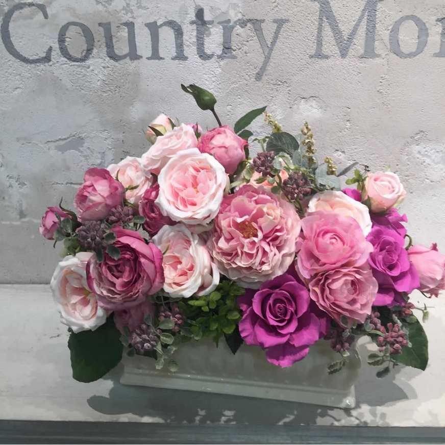 プリザーブドフラワーと高級造花の豪華なピンクのバラのアレンジメント カントリーマム オンラインショップ 相澤紀子 プリザーブドフラワー アーティフィシャルフラワーの通販