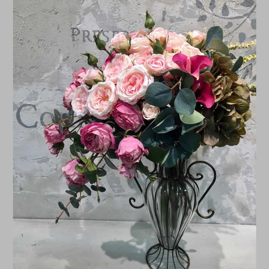 豪華なピンクのバラの大きいフラワーアレンジメント カントリーマム オンラインショップ 相澤紀子 プリザーブドフラワー アーティフィシャルフラワーの通販
