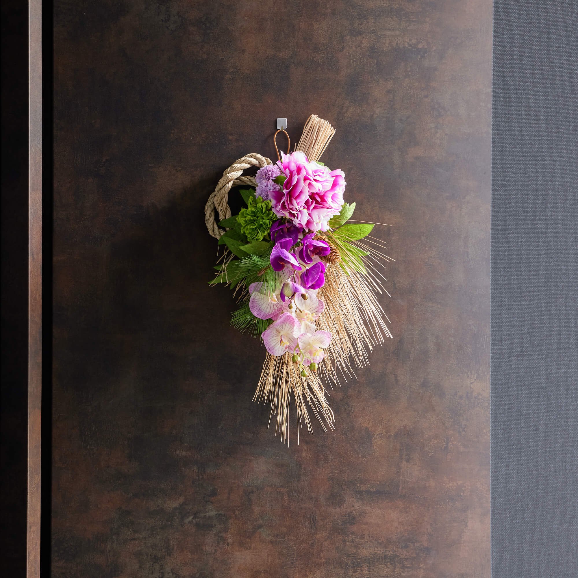ピオニー ファレノプシス お正月飾り  フラワーアレンジメント 造花 アーティフィシャルフラワー アートフラワー