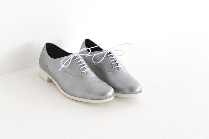 travel shoes by chausser TR001 silver/white