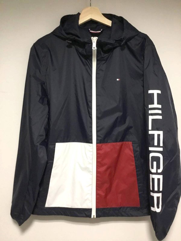 値段が激安TOMMY HILFIGER ナイロンジャケット マウンテンパーカー