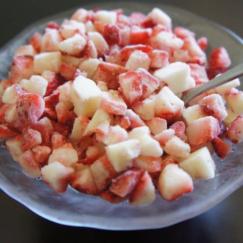 冷凍イチゴのカットタイプ