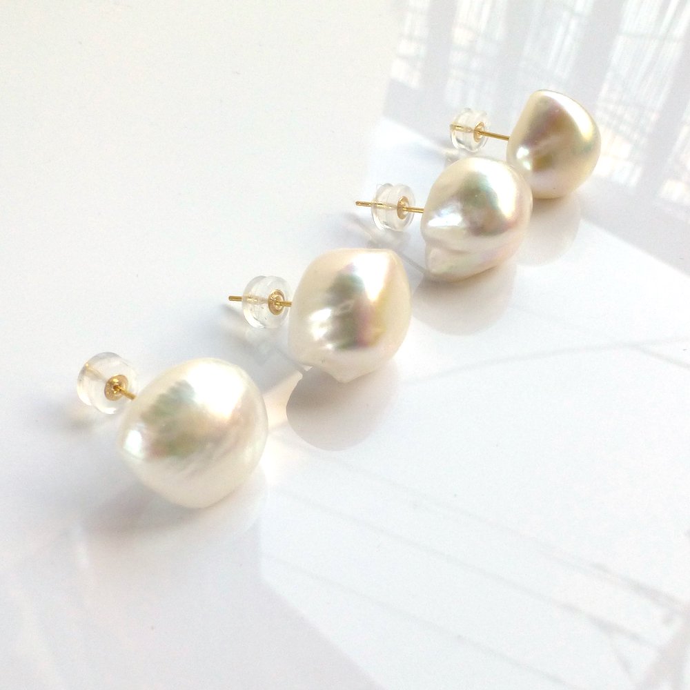 Sale 18kyg White Pearl Earrings A 美しいホワイトパールピアススタッド