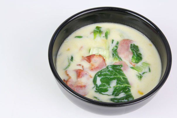 チンゲン菜とベーコンの豆乳スープ