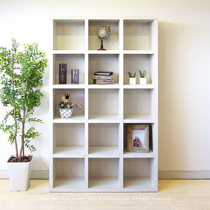 シンプルな本棚