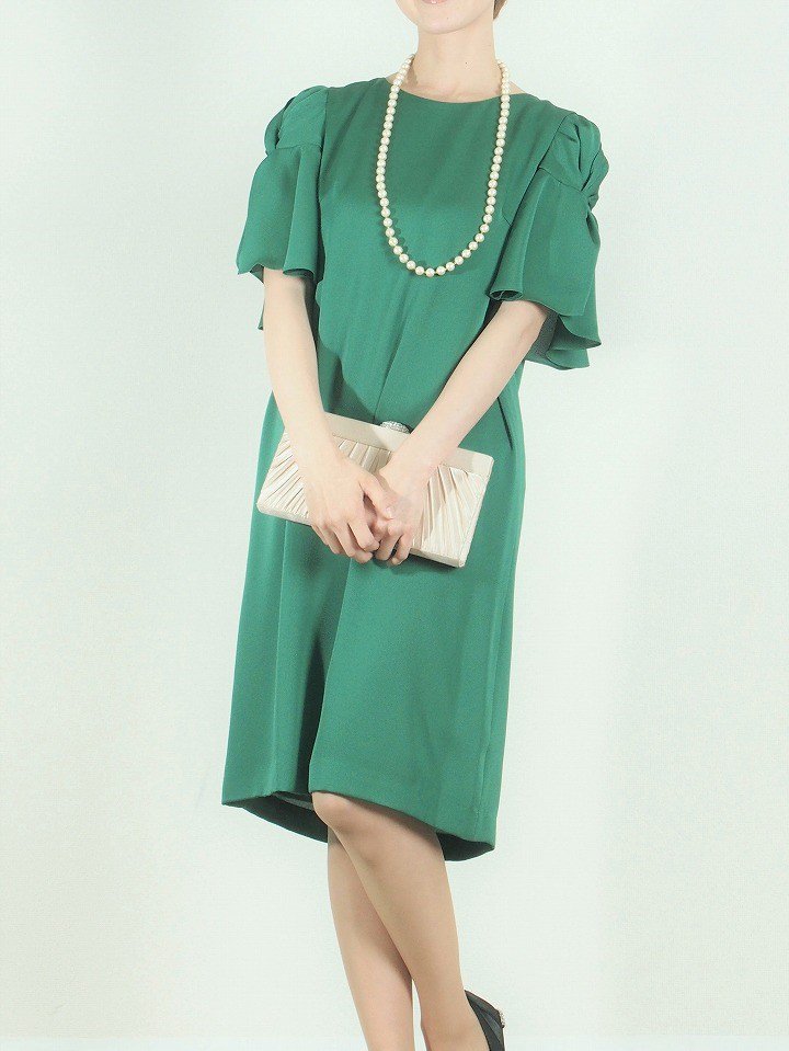 レンタルドレスの明るいグリーンの光沢サテンフリル袖ドレス