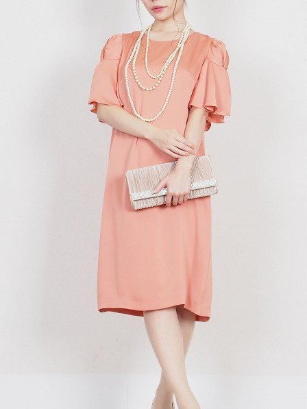 レンタルドレスのニュアンスカラーオレンジの光沢サテンフリル袖ドレス