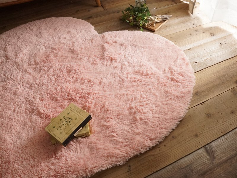 洗える ふわふわピンクのハート型おしゃれラグ スウィート Sweet 130ｘ150cm ラグ カーペット通販 びっくりカーペット