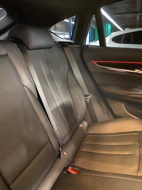 5シリーズ-セダン（2018年）【BMW】の後部座席