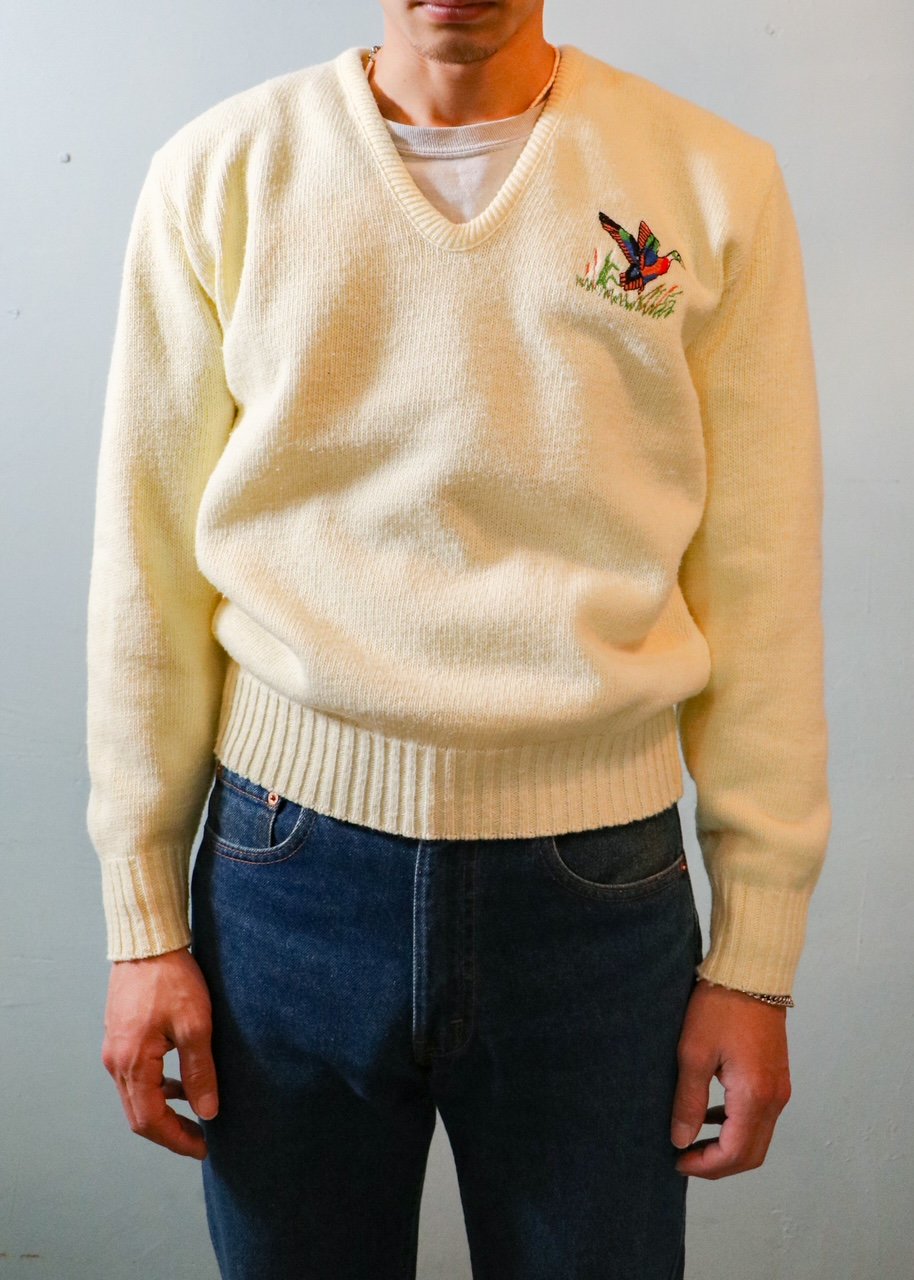 Duck embroidery V-neck Sweater
