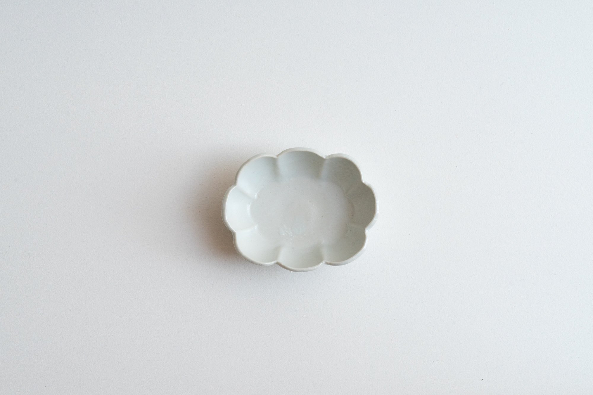 白瓷楕円豆鉢