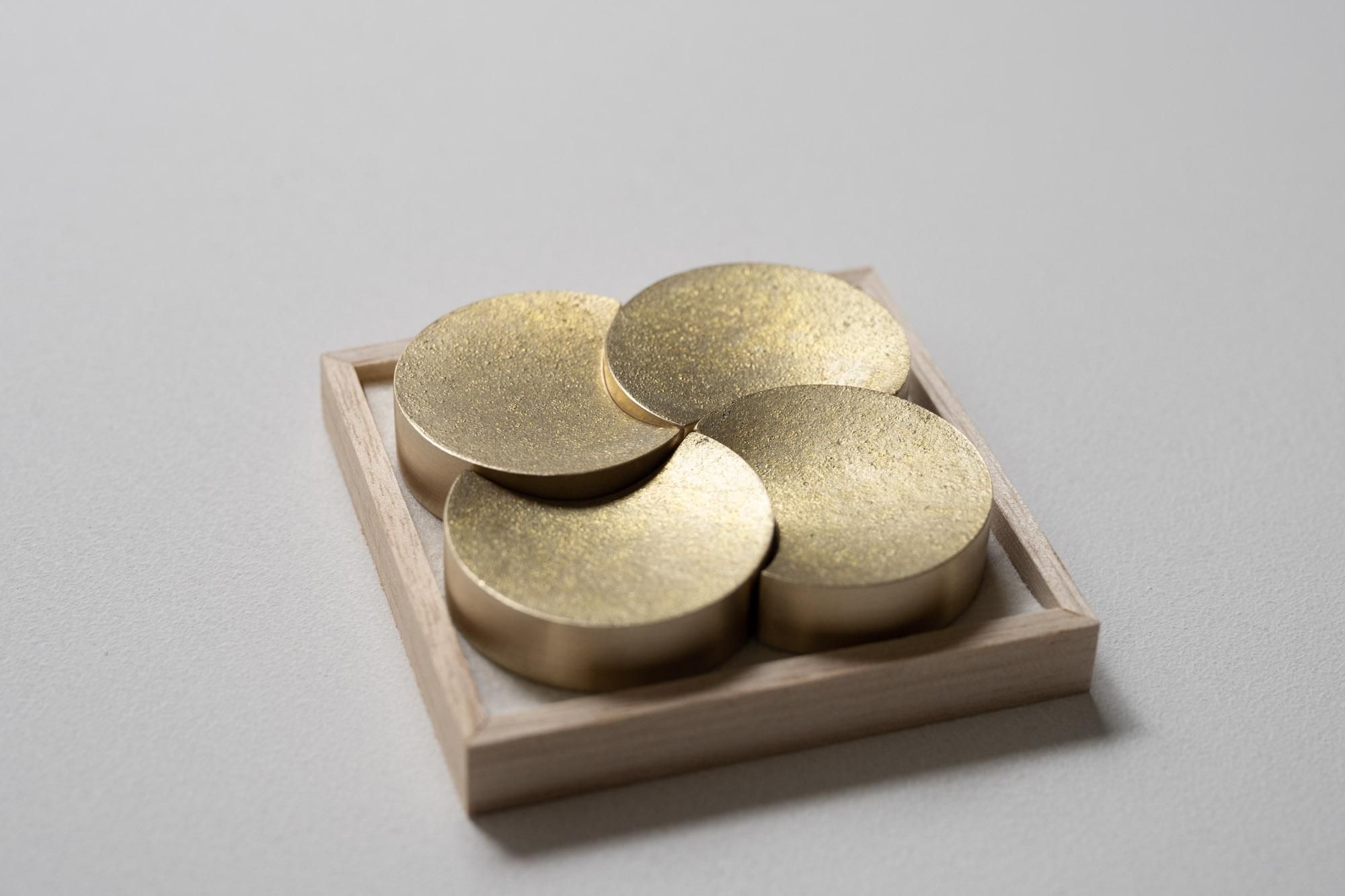 箸置き 『四つ月』（4個）｜FUTAGAMI｜真鍮｜紡ぎ舎（つむぎや）