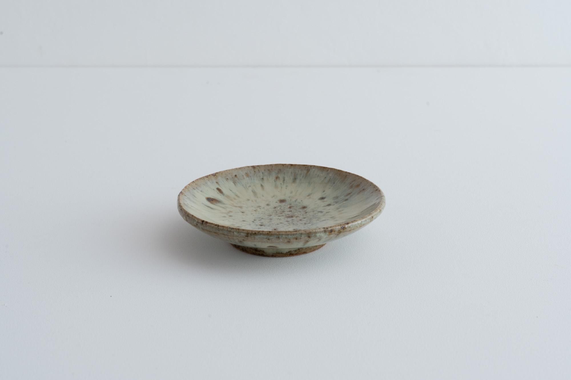新品・陶芸品・灰釉の器・和菓子皿 新品・陶芸品・灰釉の器・和菓子皿