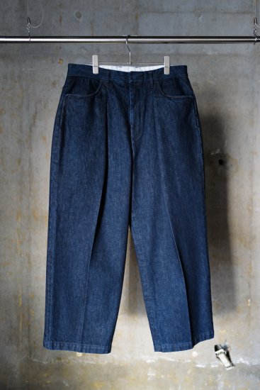 [FARAH] One-Tuck Wide Pants Denim - MOLDNEST